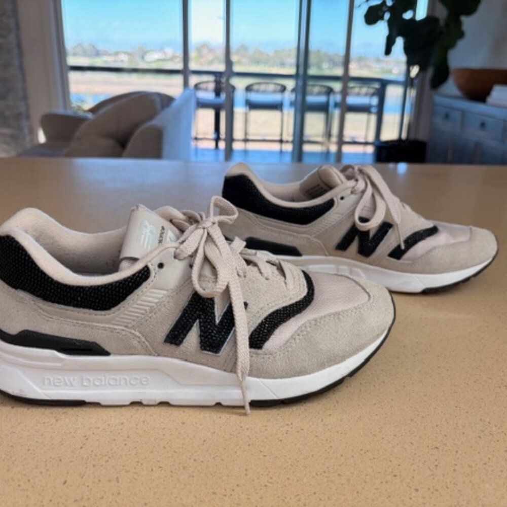 New Balance 997h sneaker with black crystals - Picture 3 of 7